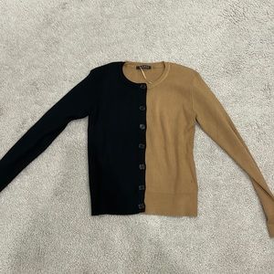 Two shade black and tan split Decker sweater